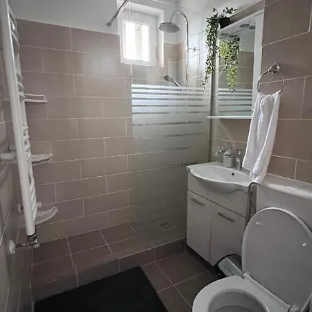 Apartament Ultramodern Cu 2 Camere Onesti Exterior photo