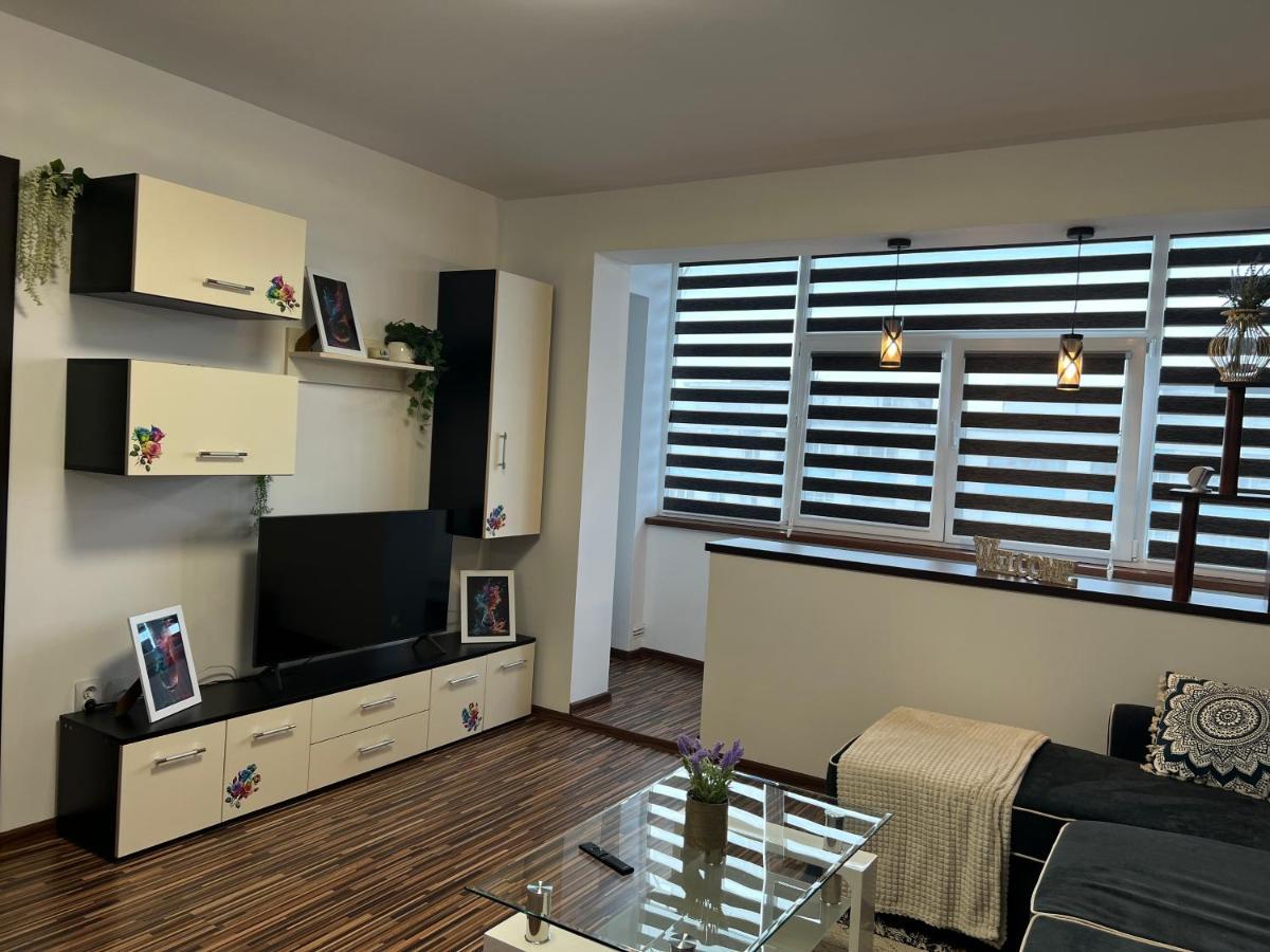 Ultramodern Cu 2 *